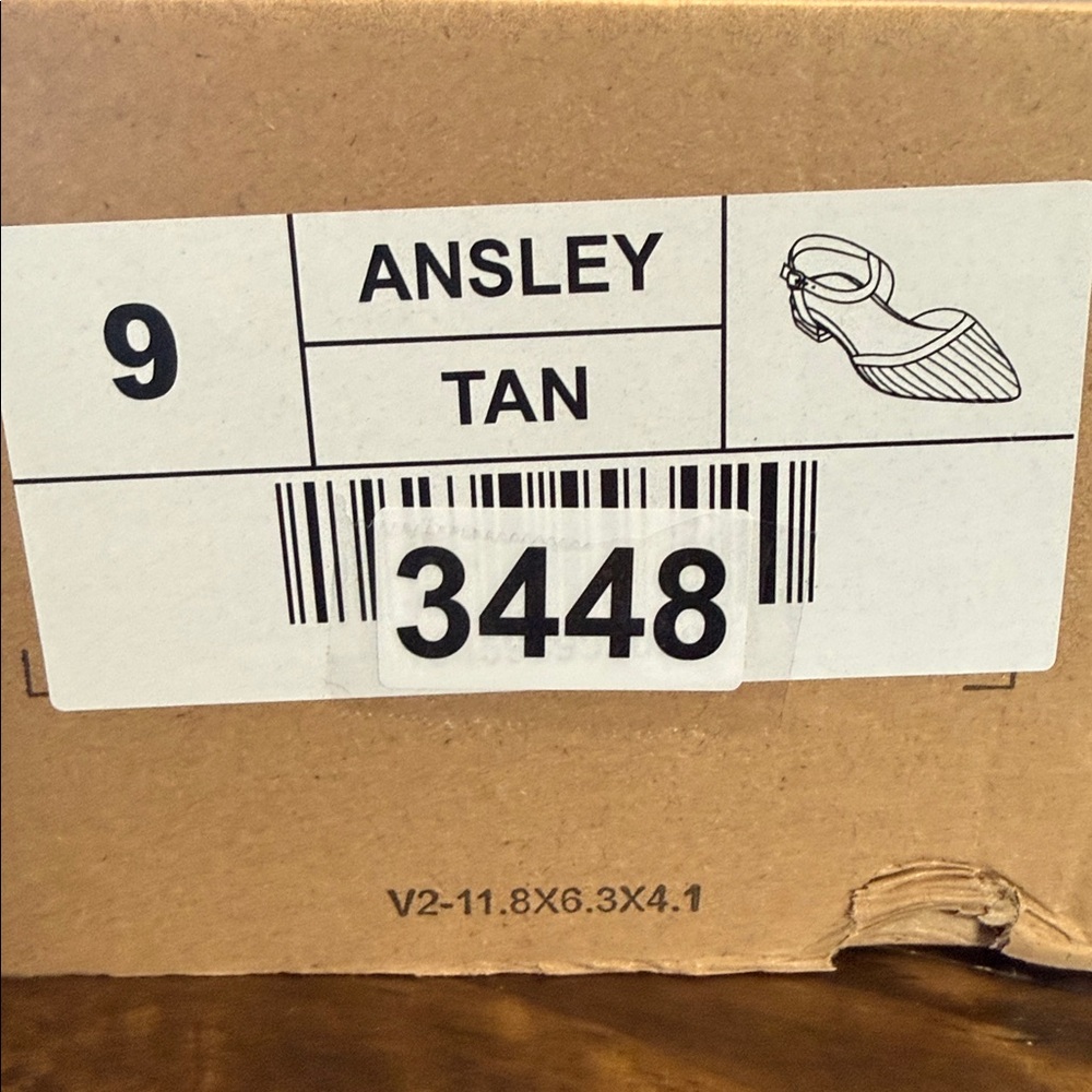 Journee Collection Ansley Tan Mary Jane Pointed Toe Flats Size 9 - Picture 9 of 9